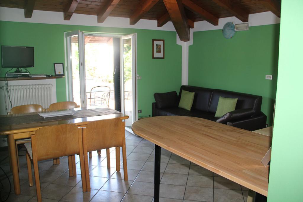 Pianello Del Lario Veranda Beach Apartment חדר תמונה