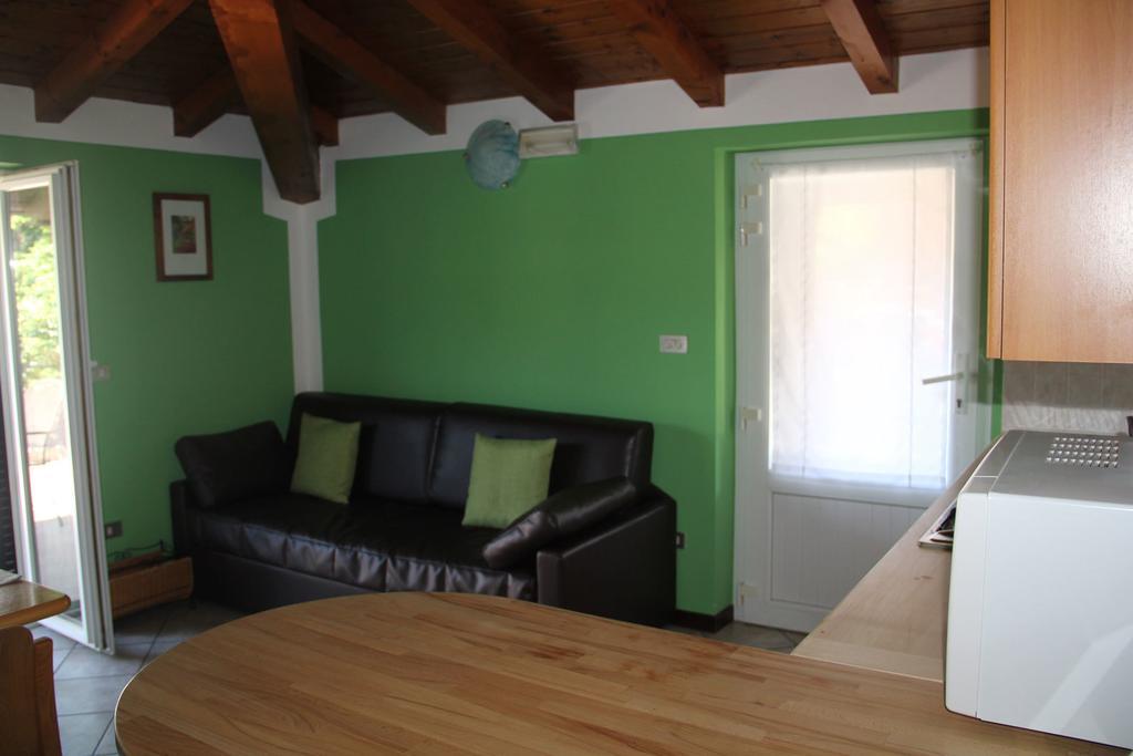 Pianello Del Lario Veranda Beach Apartment חדר תמונה