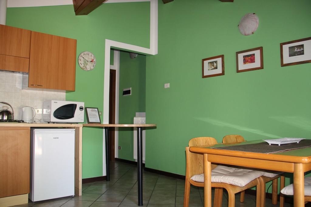 Pianello Del Lario Veranda Beach Apartment חדר תמונה